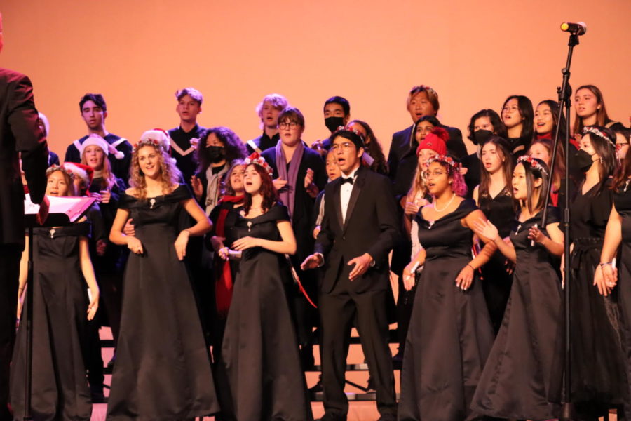 Westview Chamber and Concert Choir perform “African Noel” with MVMS performing arts, Dec. 1. The show featured a combination of traditional and modern songs. 
