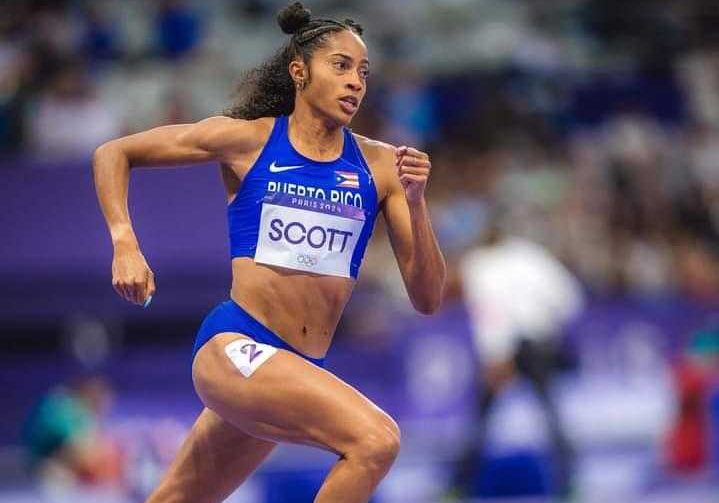 Gabby Scott ('15) runs in the 400 meter dash in the 2024 Paris Olympics for Puerto Rico, Aug. 6. She originally aimed to become a professional in volleyball and soccer, but it was former Westview coach, Jamal Felton, who encouraged her to run. 

Courtesy of Gabby Scott