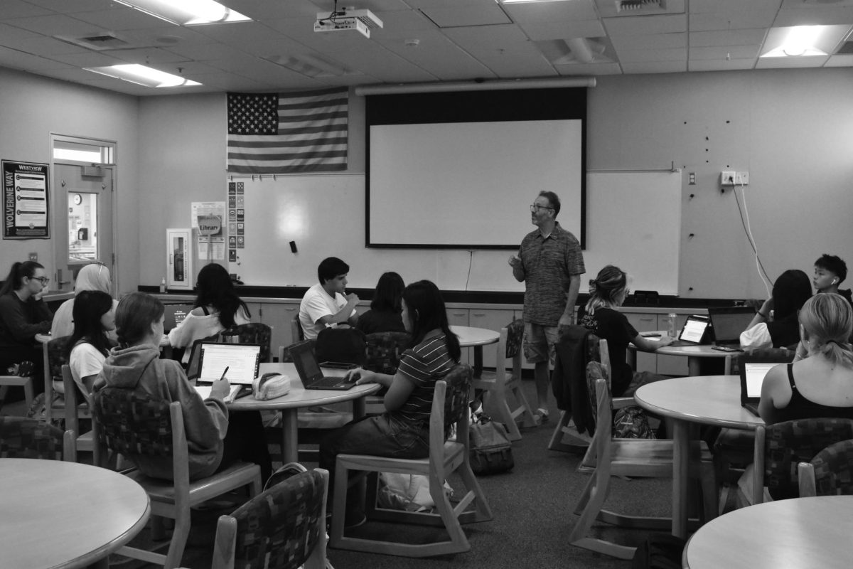 Professor Brian McKendricks lectures about global linguistics in dual-enrollment class Intro to Anthropology, Oct. 3. The college course was introduced this year.