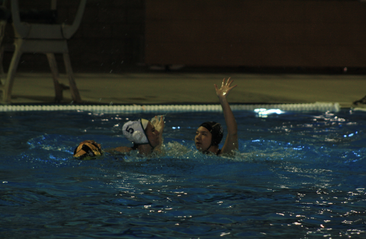 Girls Waterpolo pulls out the win against Del Norte