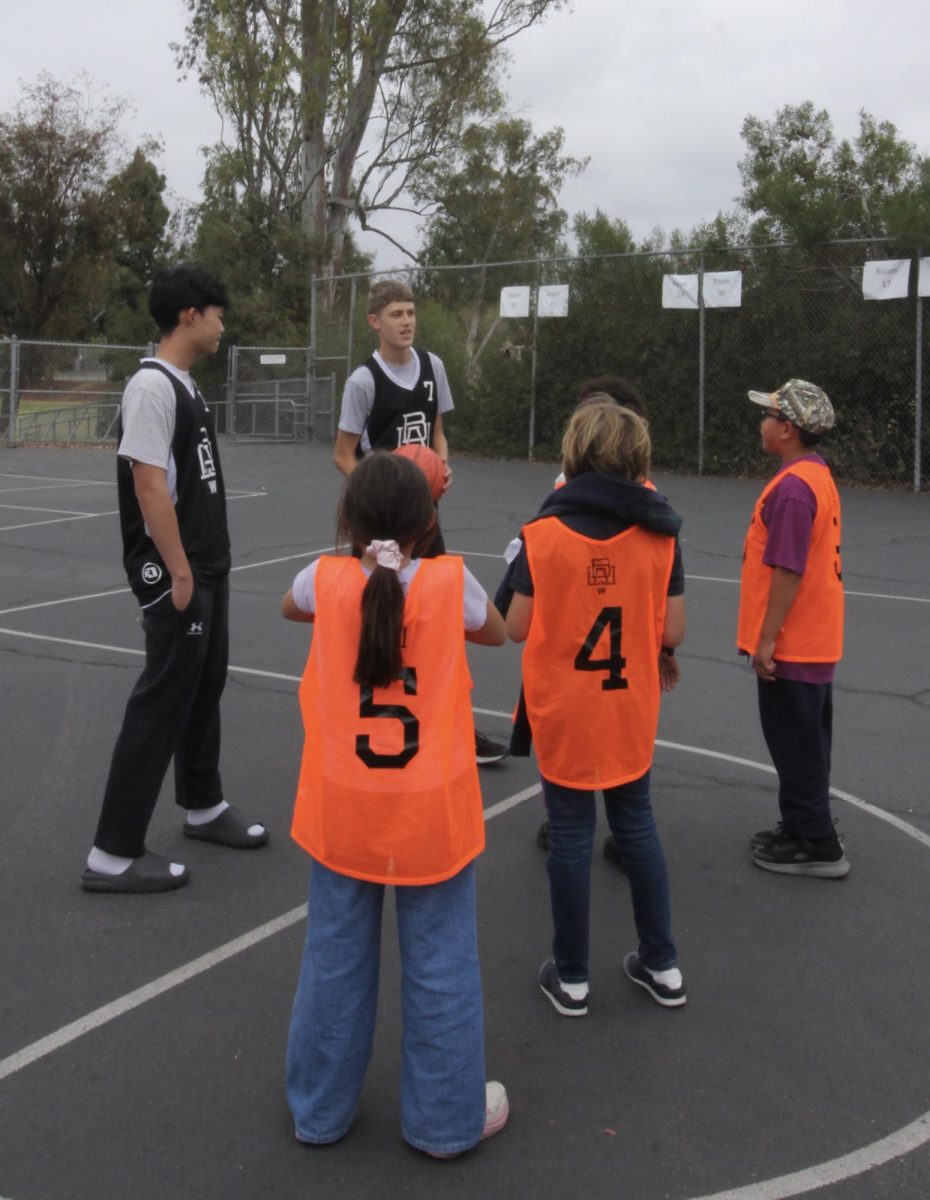 Westview B.A.L.L. introduces basketball to ESS, creates enthusiastic space for students